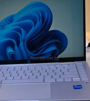New Laptop HP Pavilion X360 8GB Intel Core I5 SSD 512GB