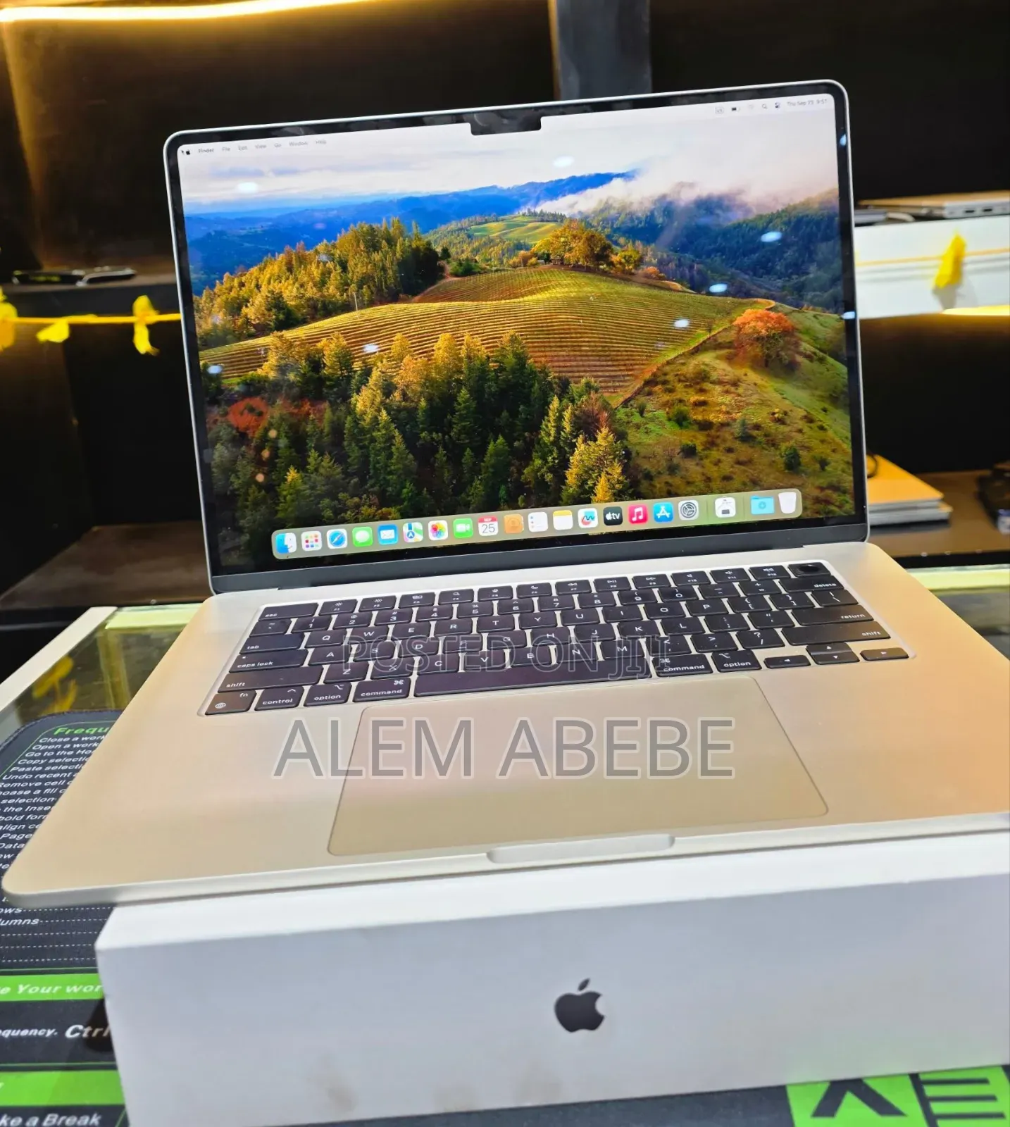 New Laptop Apple MacBook Air 2024 M3 15-Inch 8GB Apple M3 SSD 256GB