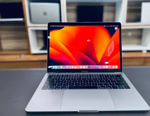 New Laptop Apple MacBook Pro 2017 8GB Intel Core I7 SSD 512GB
