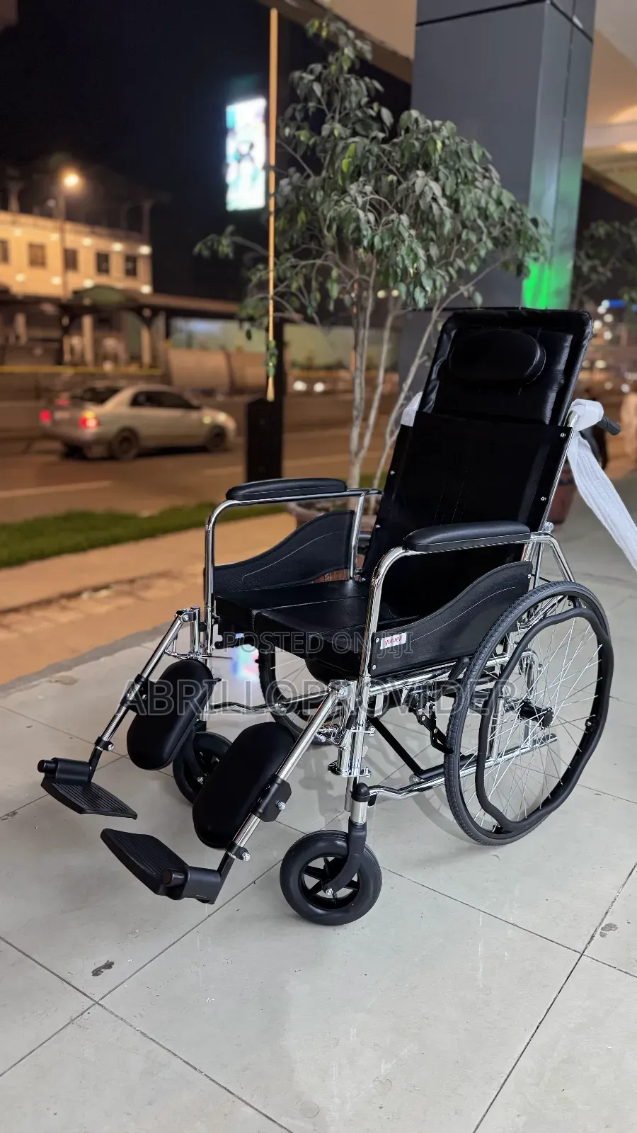 Wheelchair與wheelchair愛toilet Wheelchair同wheelchair有wheelchair Toilet
