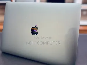 New Laptop Apple MacBook Pro 2017 8GB Intel Core I7 SSD 512GB