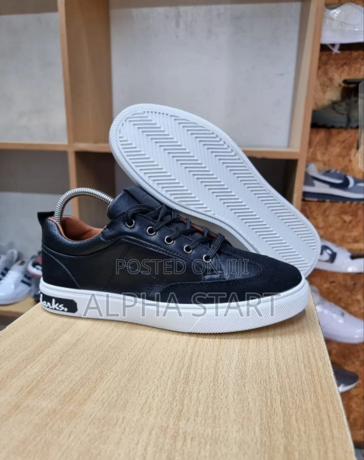  New Arrival  
 Clarks Flat Sneakers 
 Made in Vietnam