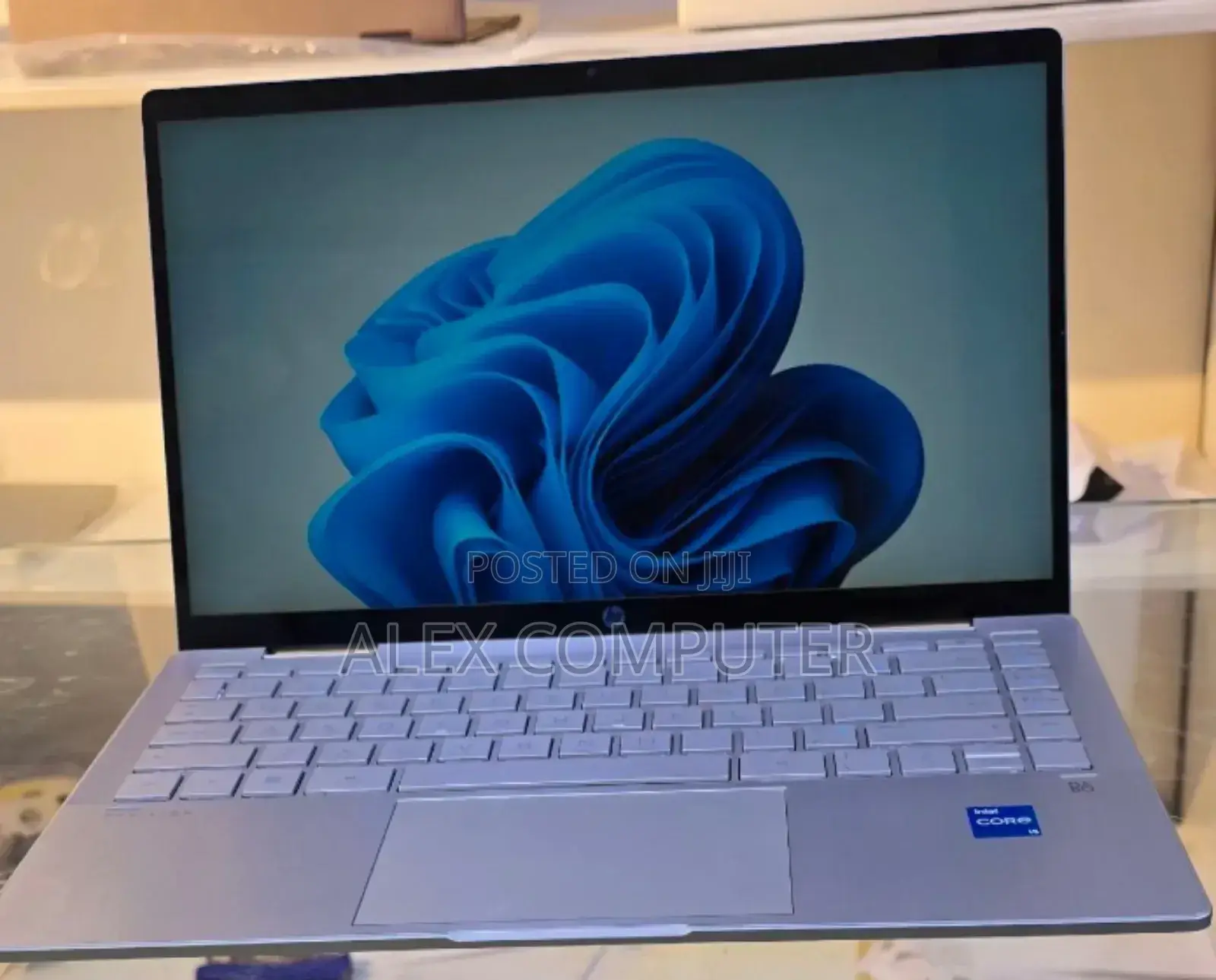 New Laptop HP Pavilion x360 14 8GB Intel Core i5 SSD 512GB