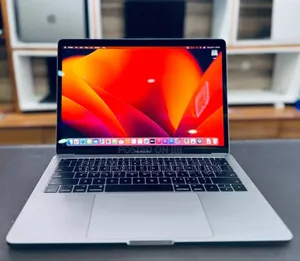 New Laptop Apple MacBook Pro 2017 8GB Intel Core I7 SSD 512GB