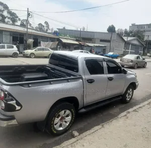 Toyota Hilux 2017 Silver