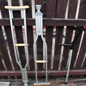 Elbow Crutches窟二better Fit of the User's Arm to the Crutch.