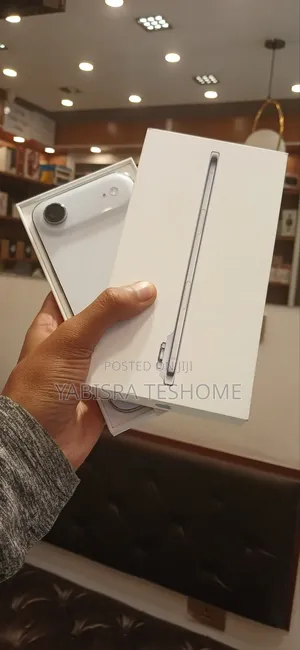 New Apple iPhone Air 256 GB Blue