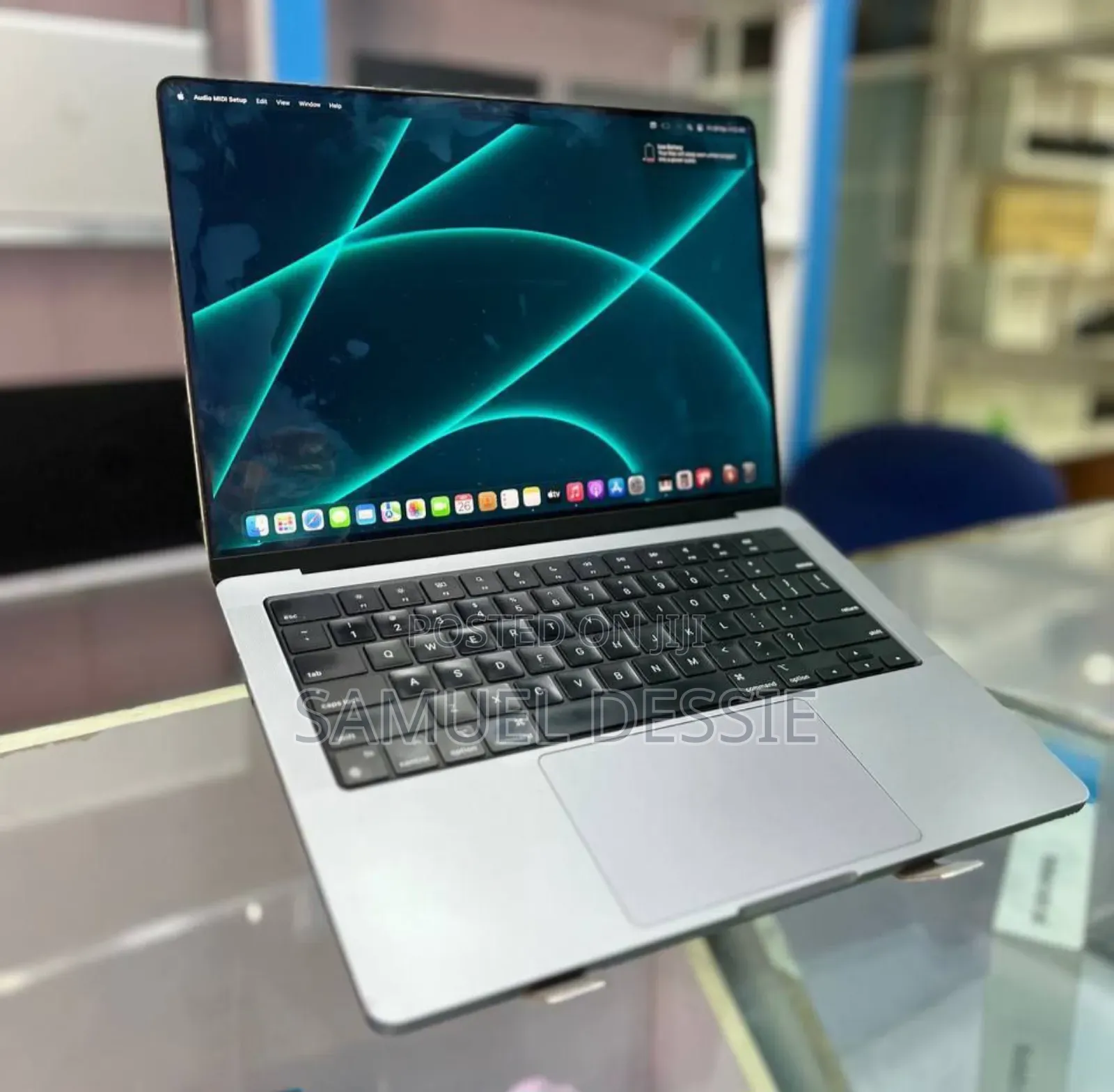 New Laptop Apple MacBook Pro 2021 M1 32GB Apple M1 Pro SSD 1T