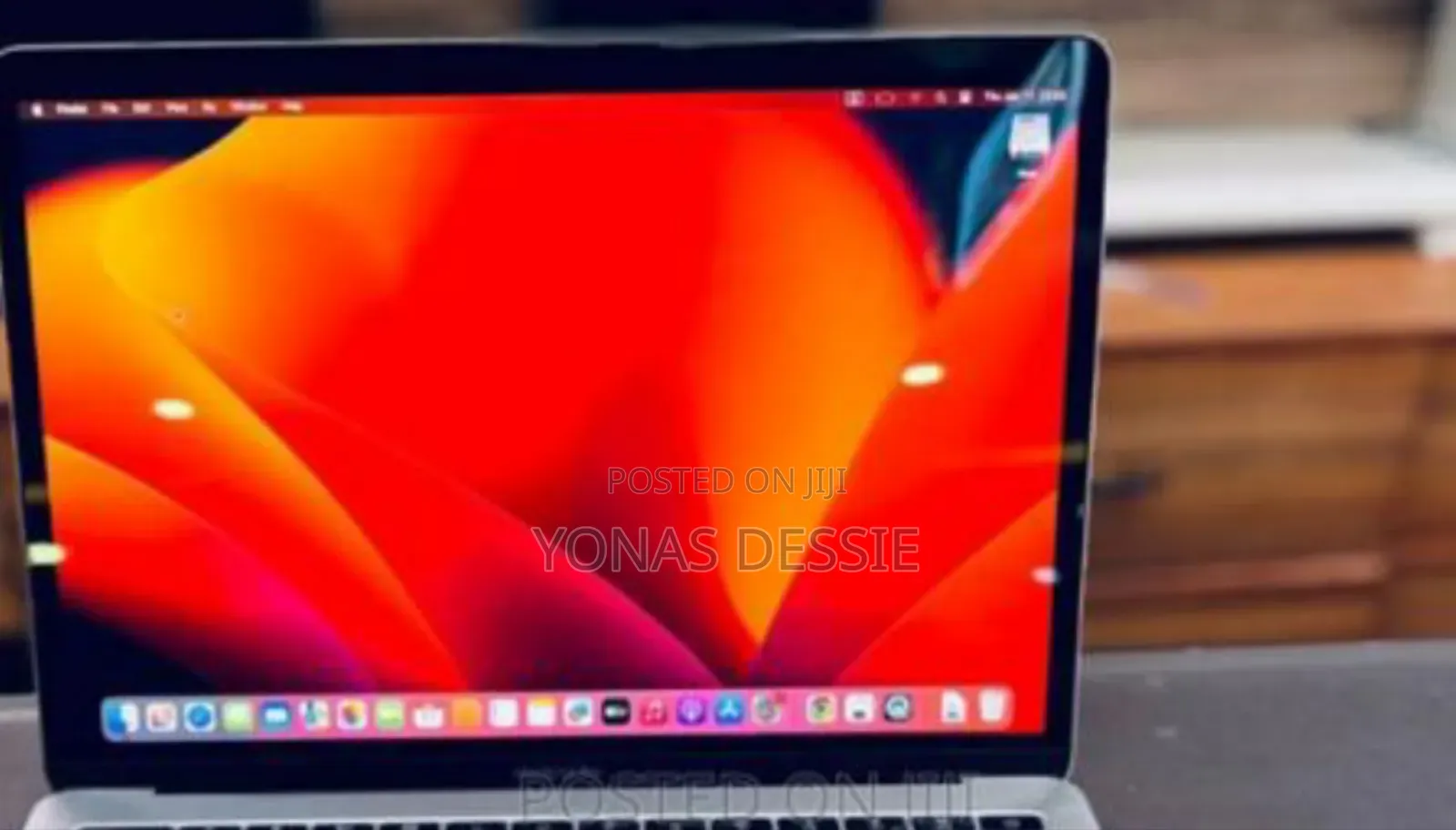 New Laptop Apple MacBook Pro 2017 8GB SSD 512GB