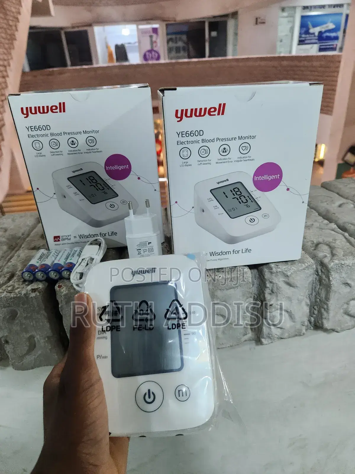 Yuwell Model Ye660d Digital Blood Pressuer Monitor較大bp Digital Packed