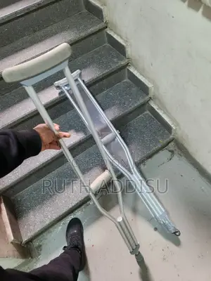 Almunium Adjustable Height Crutches輕鬆axillary Crutches轟動crutches New