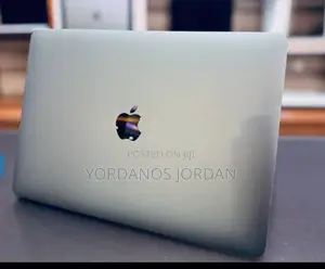 New Laptop Apple MacBook Pro 2017 8GB Intel Core i5 SSD 512GB