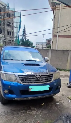 Toyota Hilux 3.0 D-4D 4x4 2015 Blue