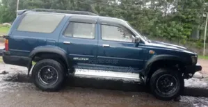 Toyota Hilux Surf 3.0DT 1995 Blue