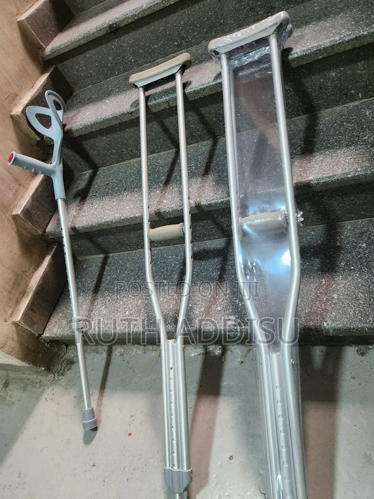 Bilateral Crutches Stainless Axillary Crutches字體axillary Crutches New