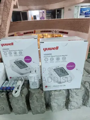 Blood Pressuer Monitor丸及digital Yuwell Rechargable Bp Monitor New