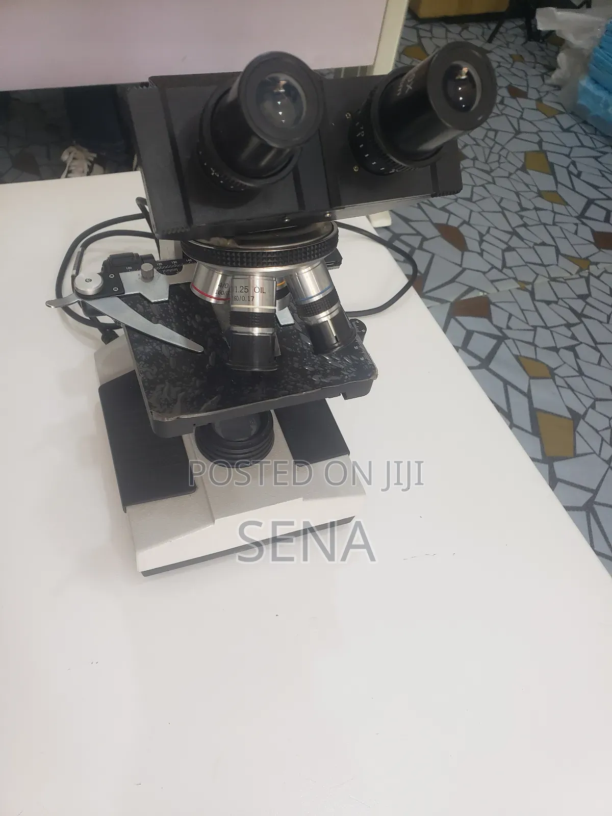 Microscope