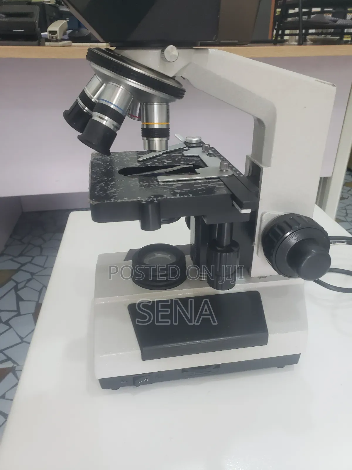 Microscope