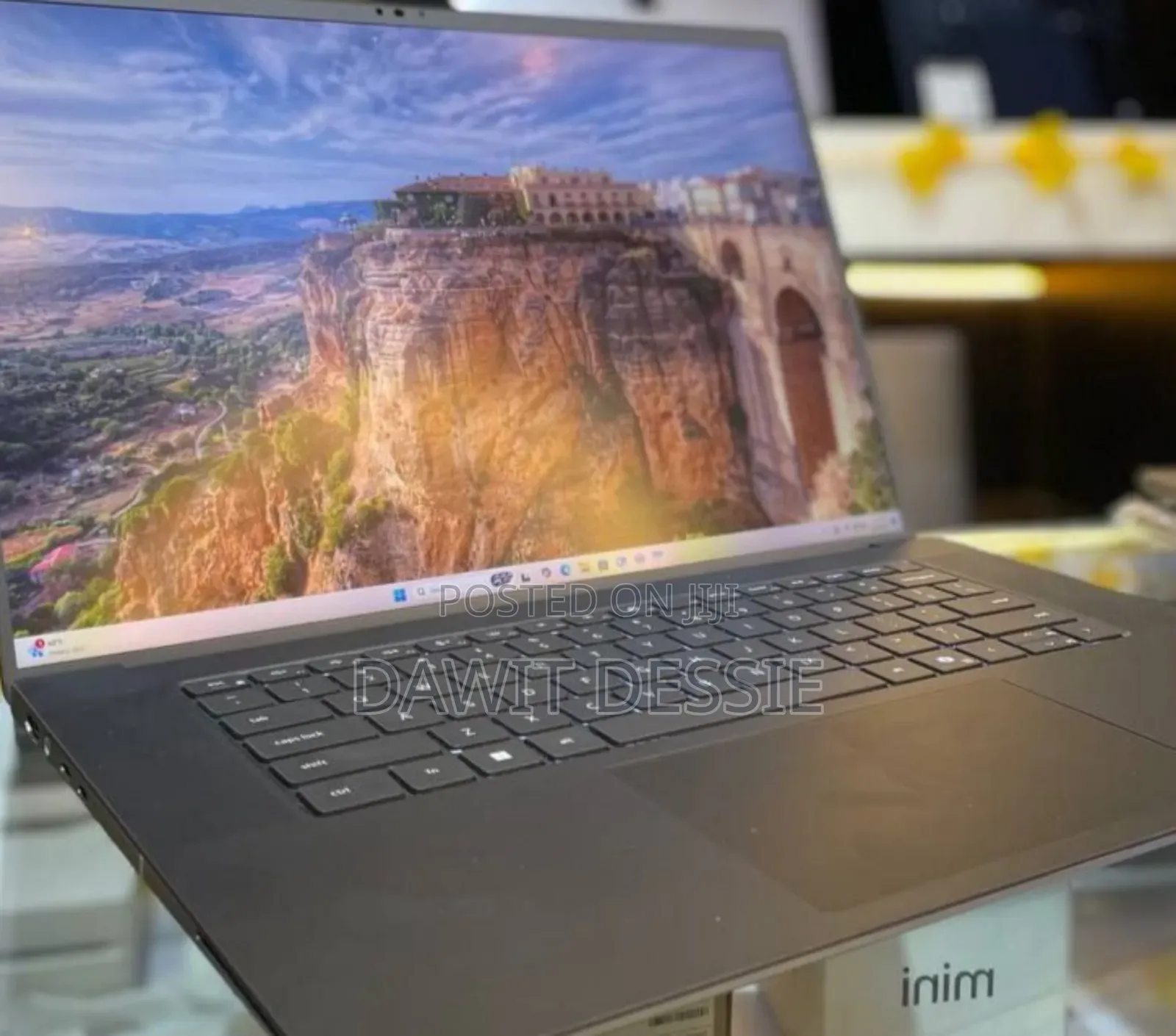 New Laptop Dell Precision 5690 32GB AMD Ryzen 7 SSD 1T