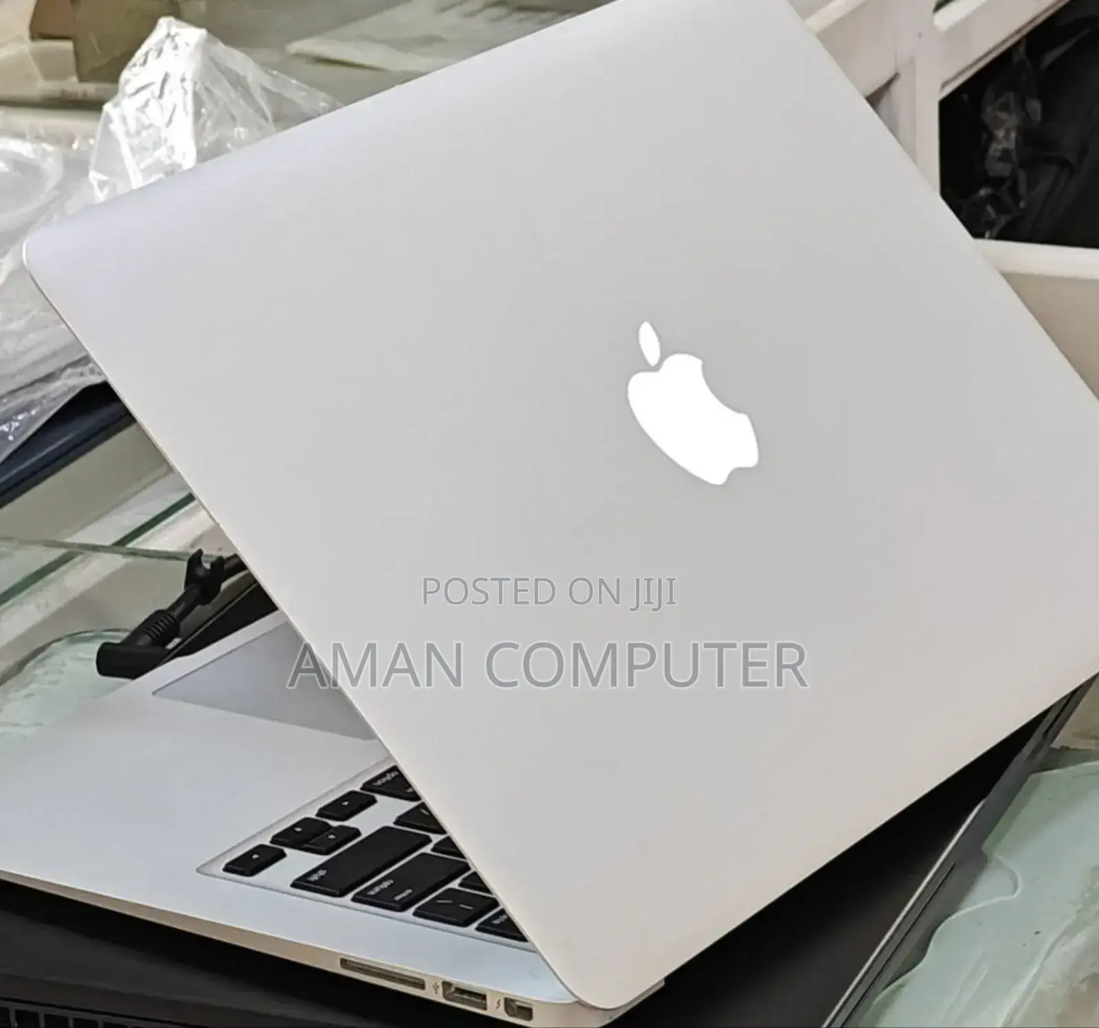 New Laptop Apple MacBook Pro 2017 8GB Intel Core I7 SSD 512GB
