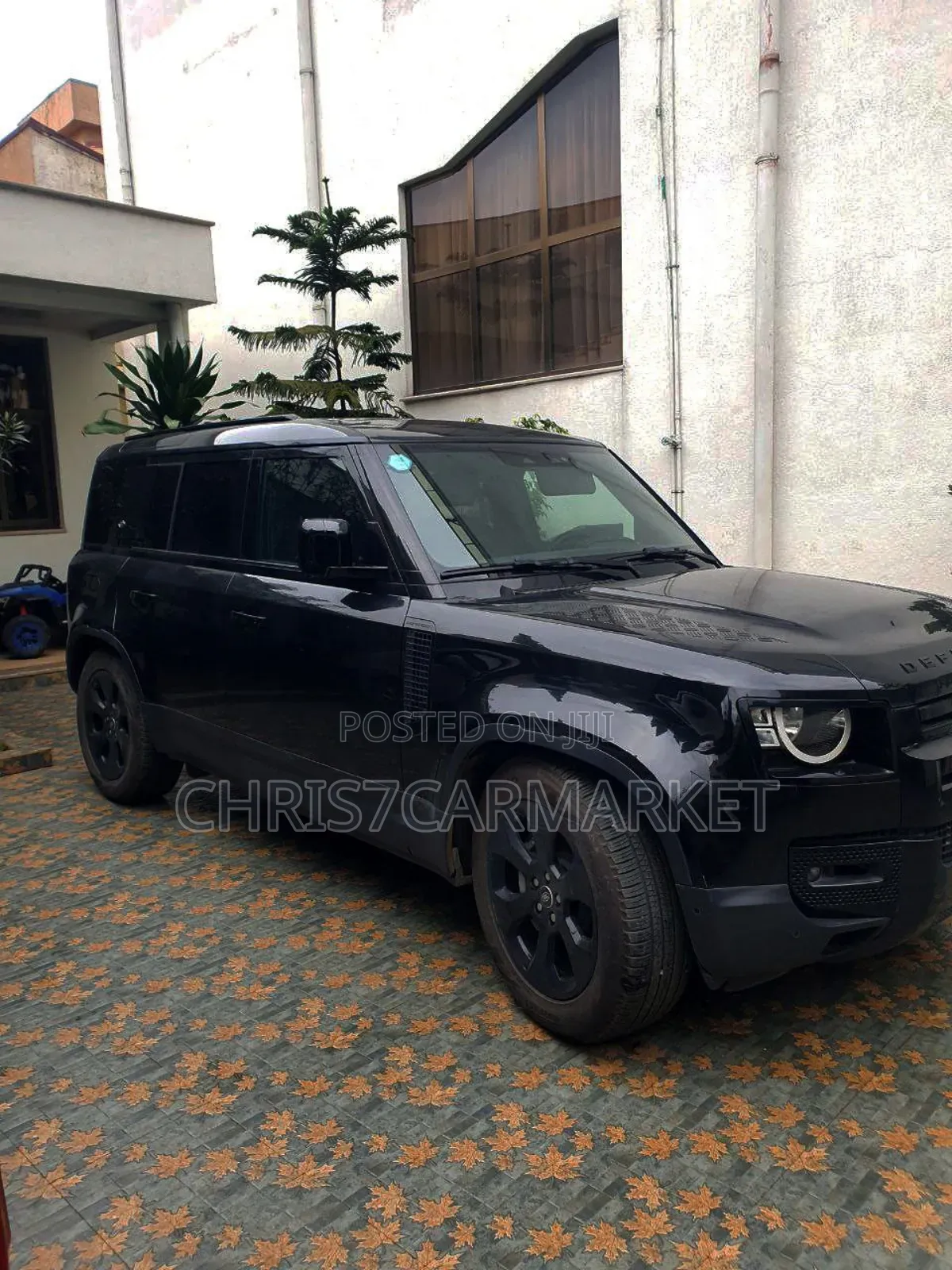 Land Rover Defender SE 2024 Black
