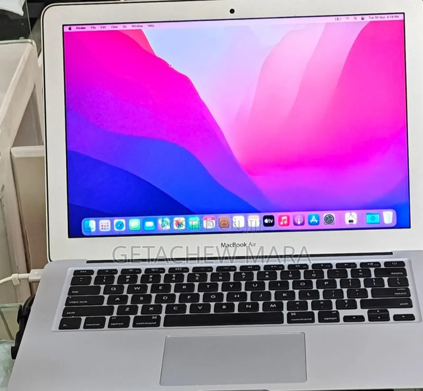 New Laptop Apple MacBook Pro 2017 8GB Intel Core I7 SSD 512GB