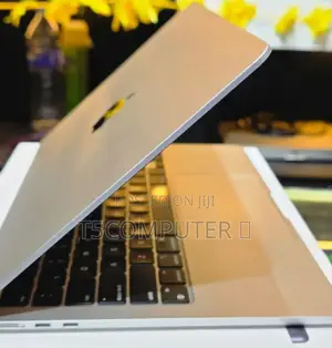 New Laptop Apple MacBook Air 2022 M2 16GB Apple M2 SSD 256GB