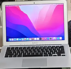 New Laptop Apple MacBook Pro 2017 8GB Intel Core I7 SSD 512GB