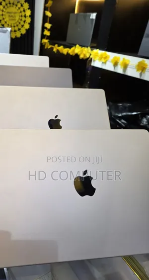 New Laptop Apple MacBook Pro 2021 M1 16GB Apple M1 Pro SSD 512GB