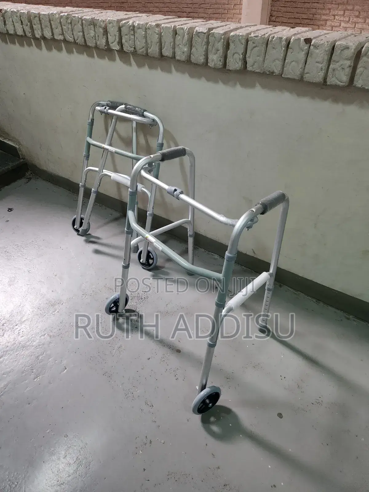 Brand New Laminated Medical Walker腕力physiotherapy Walker Stainless