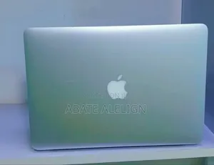 New Laptop Apple MacBook Pro 2017 8GB Intel Core I5 SSD 128GB
