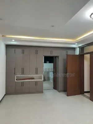 Furnished 9bdrm House in አያት አካባቢ, Yeka for sale