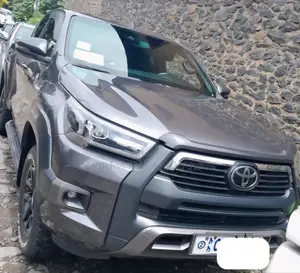 Toyota Hilux 2022 Matt Black