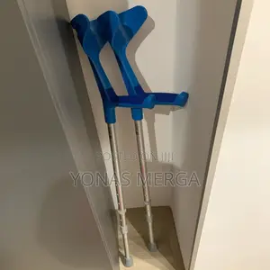 Flexible Adult Forearm Crutches门三elderly for Walkin(Height Adjustable)