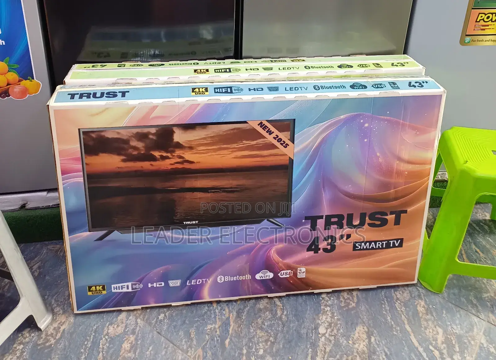 Big Features in a Sleek Design! Trust 43'' Smart Tv