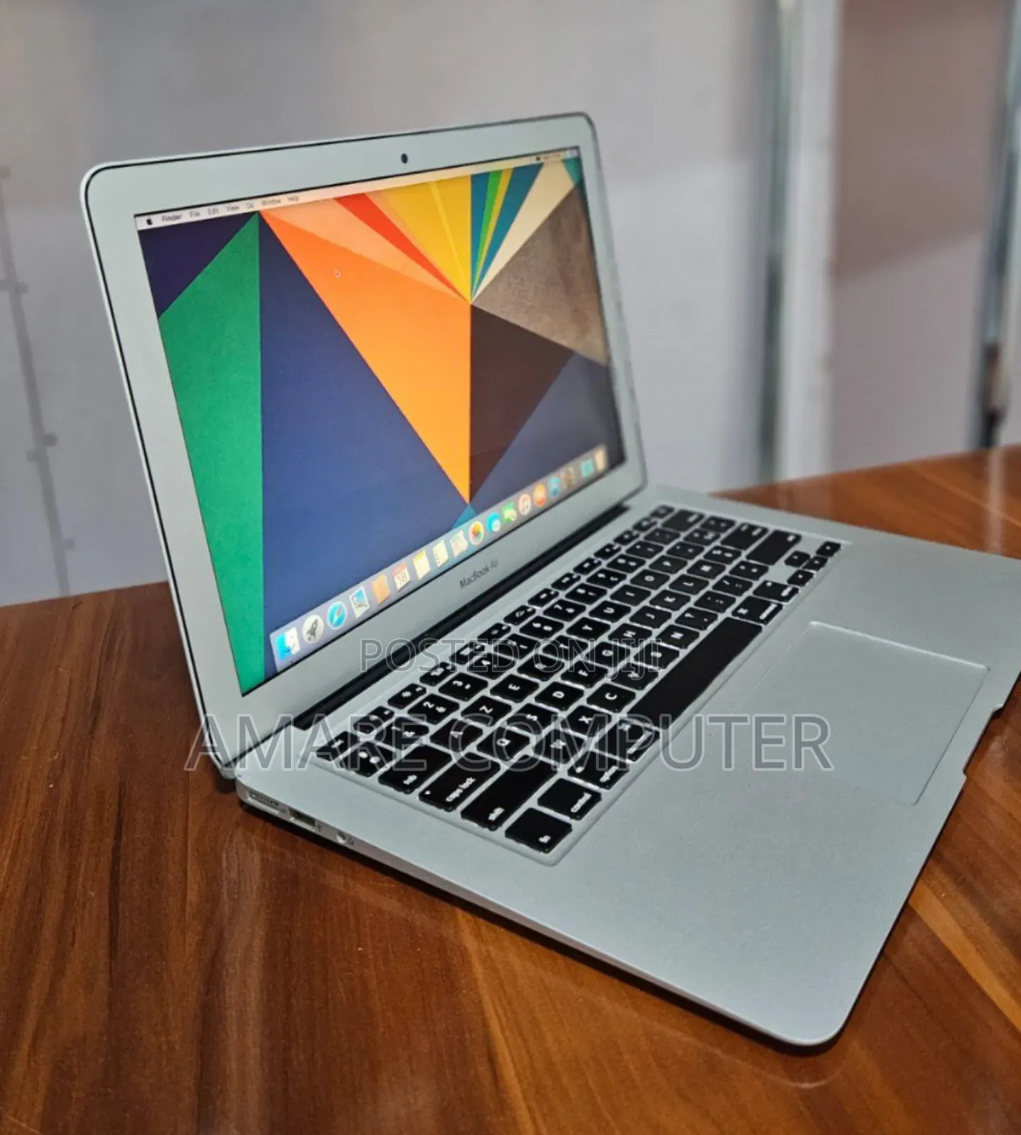 New Laptop Apple MacBook Air 2015 8GB Intel Core I5 SSD 256GB