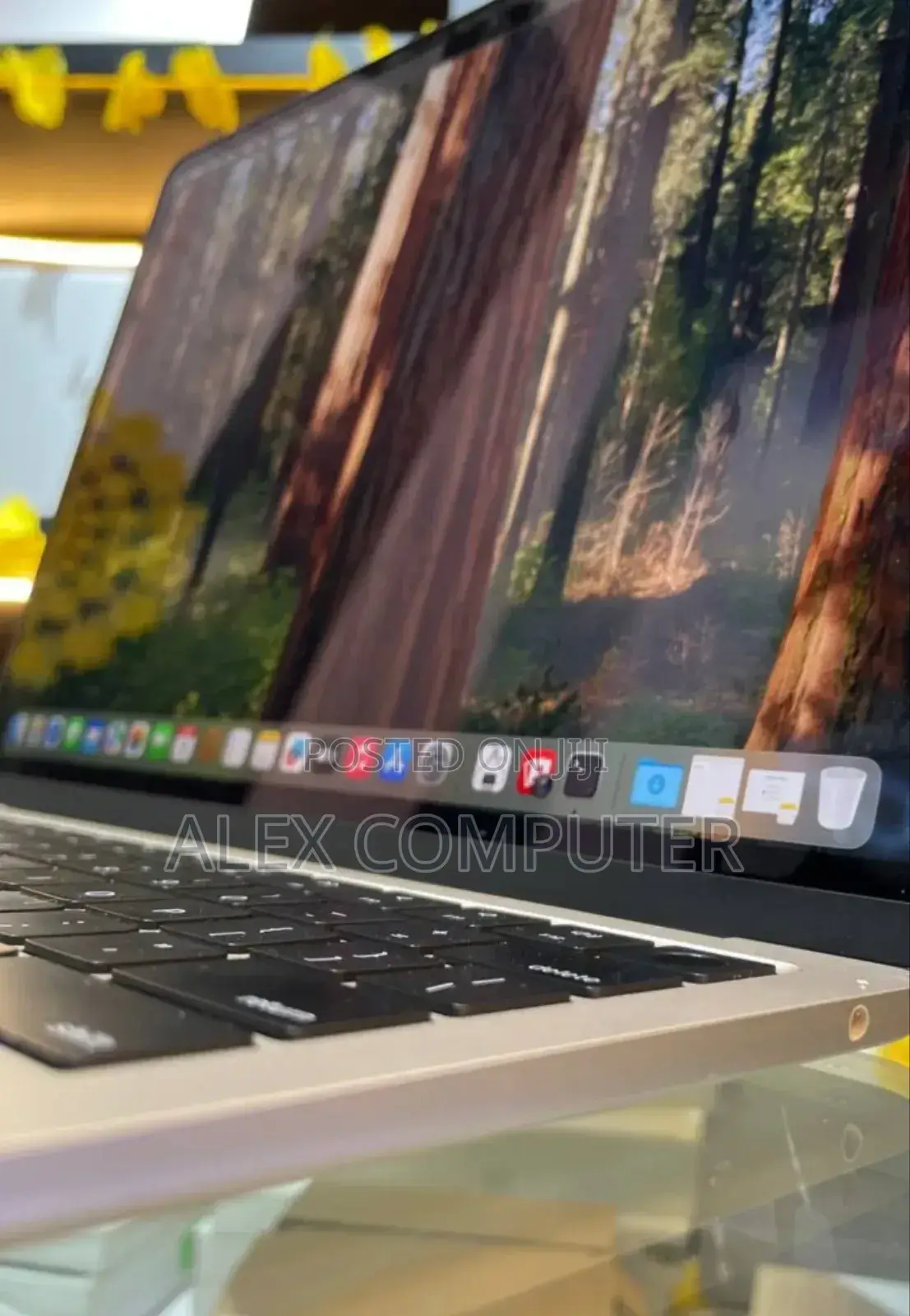 New Laptop Apple MacBook Air 2024 M3 16GB Apple M3 SSD 512GB