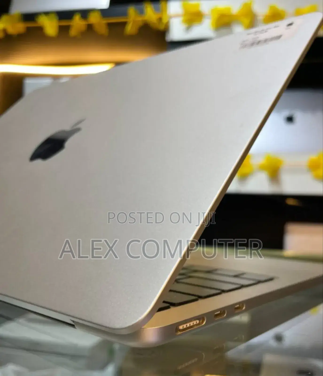 New Laptop Apple MacBook Air 2024 M3 16GB Apple M3 SSD 512GB