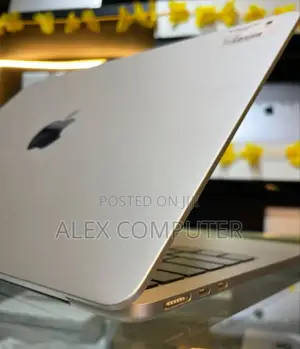 New Laptop Apple MacBook Air 2024 M3 16GB Apple M3 SSD 512GB