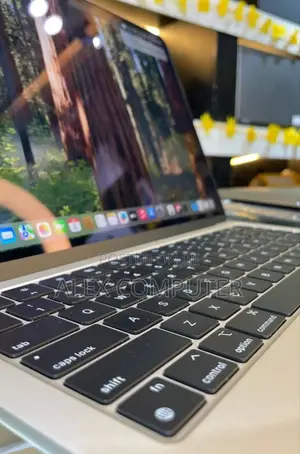 New Laptop Apple MacBook Air 2024 M3 16GB Apple M3 SSD 512GB