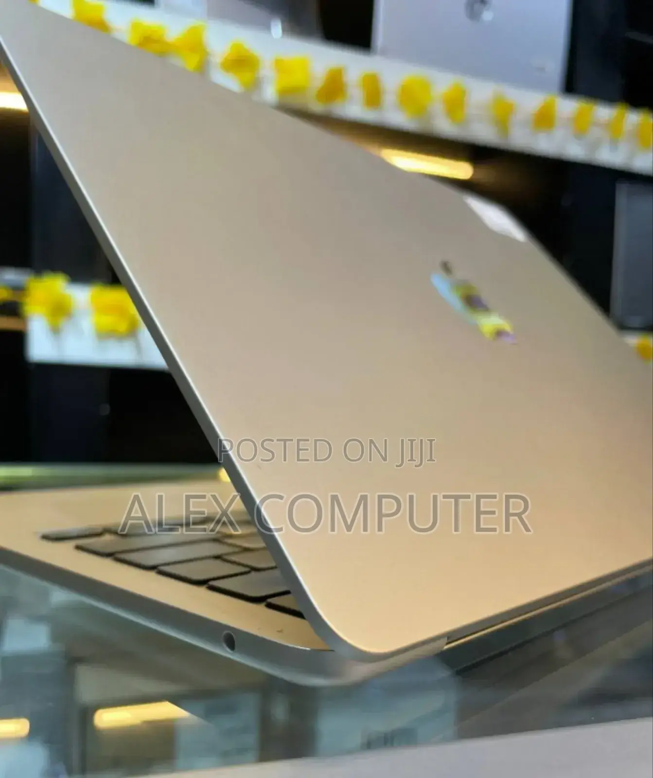 New Laptop Apple MacBook Air 2024 M3 16GB Apple M3 SSD 512GB
