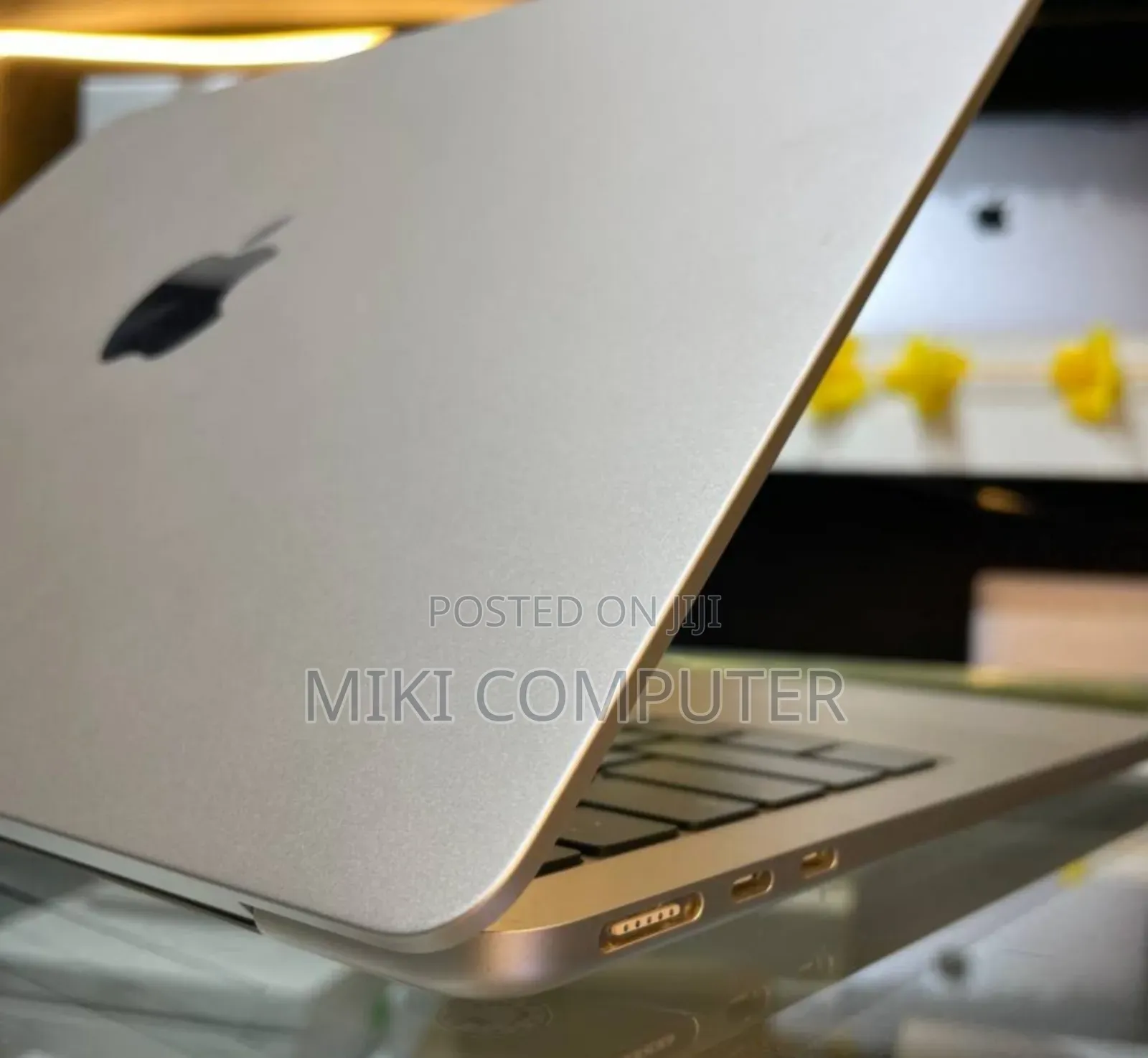 New Laptop Apple MacBook Air 2024 M3 13-Inch 16GB Intel SSD 512GB