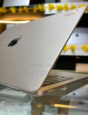 New Laptop Apple MacBook Air 2024 M3 13-Inch 16GB Apple M3 SSD 512GB