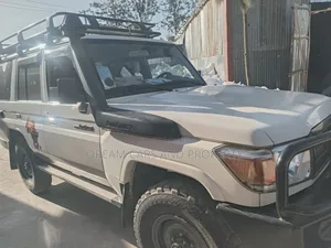 Toyota Land Cruiser 2018 White