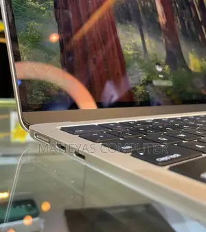 New Laptop Apple MacBook Air 2023 M2 8GB Apple M2 SSD 256GB