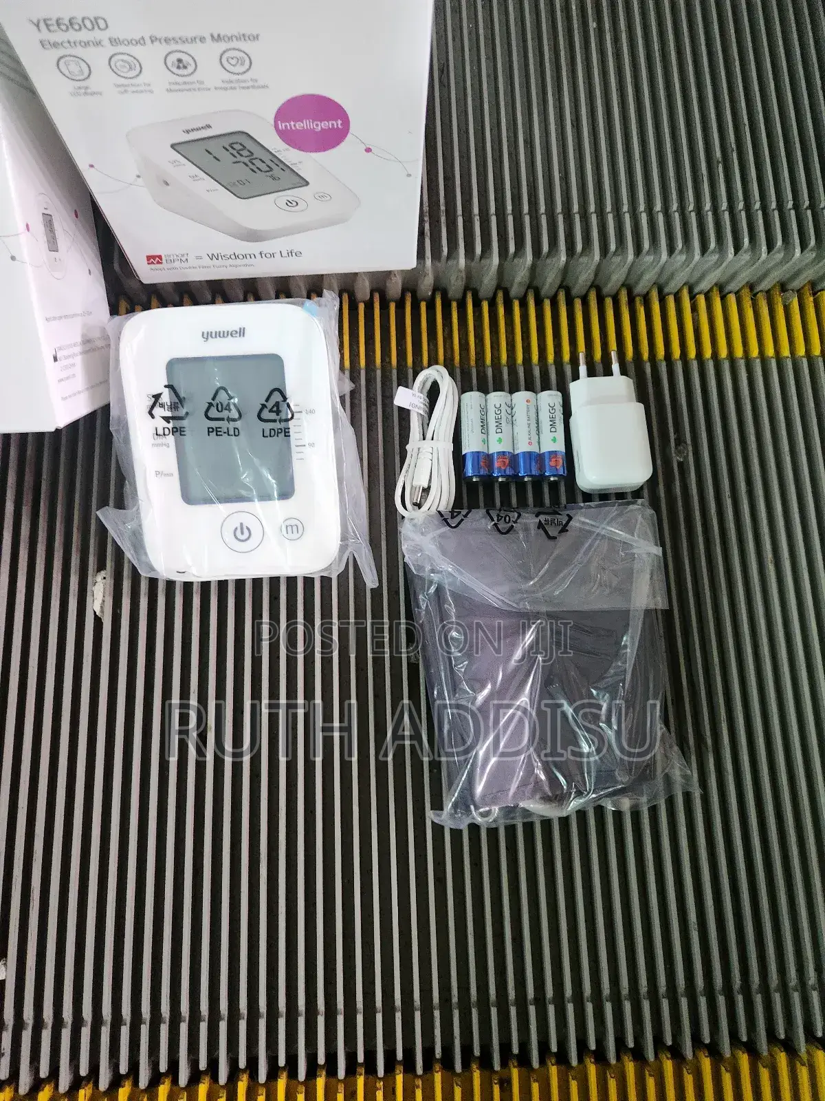Digital Blood Pressuer Monitor奔馳medical Blood Pressure Monitor New