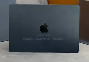 New Laptop Apple MacBook Air 2022 M2 8GB SSD 256GB