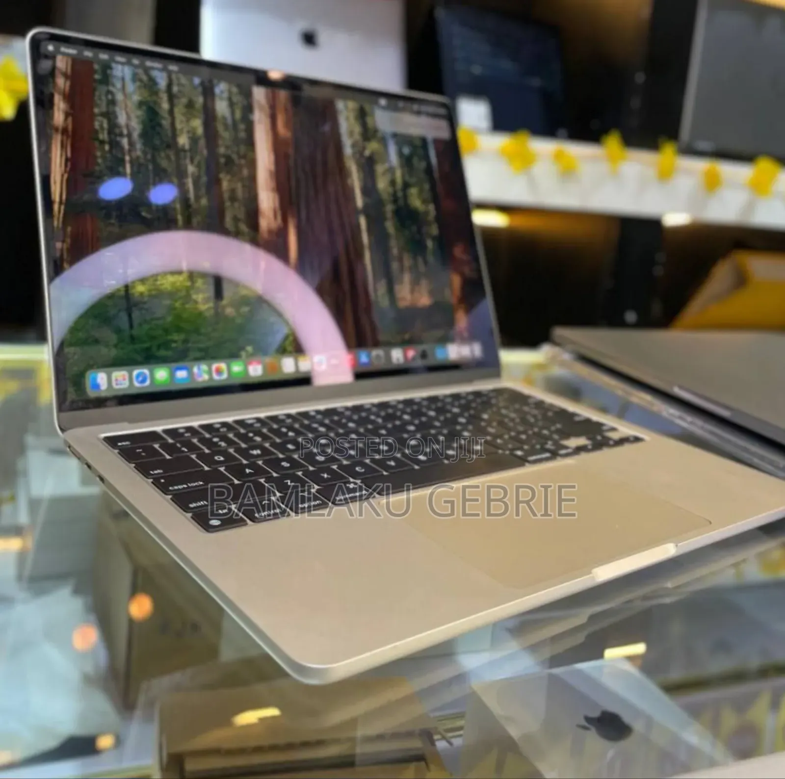 New Laptop Apple MacBook Air 2024 M3 13-Inch 16GB Apple M3 SSD 512GB