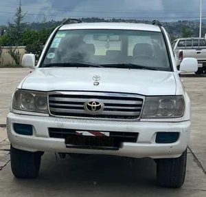 Toyota Land Cruiser 2006 White