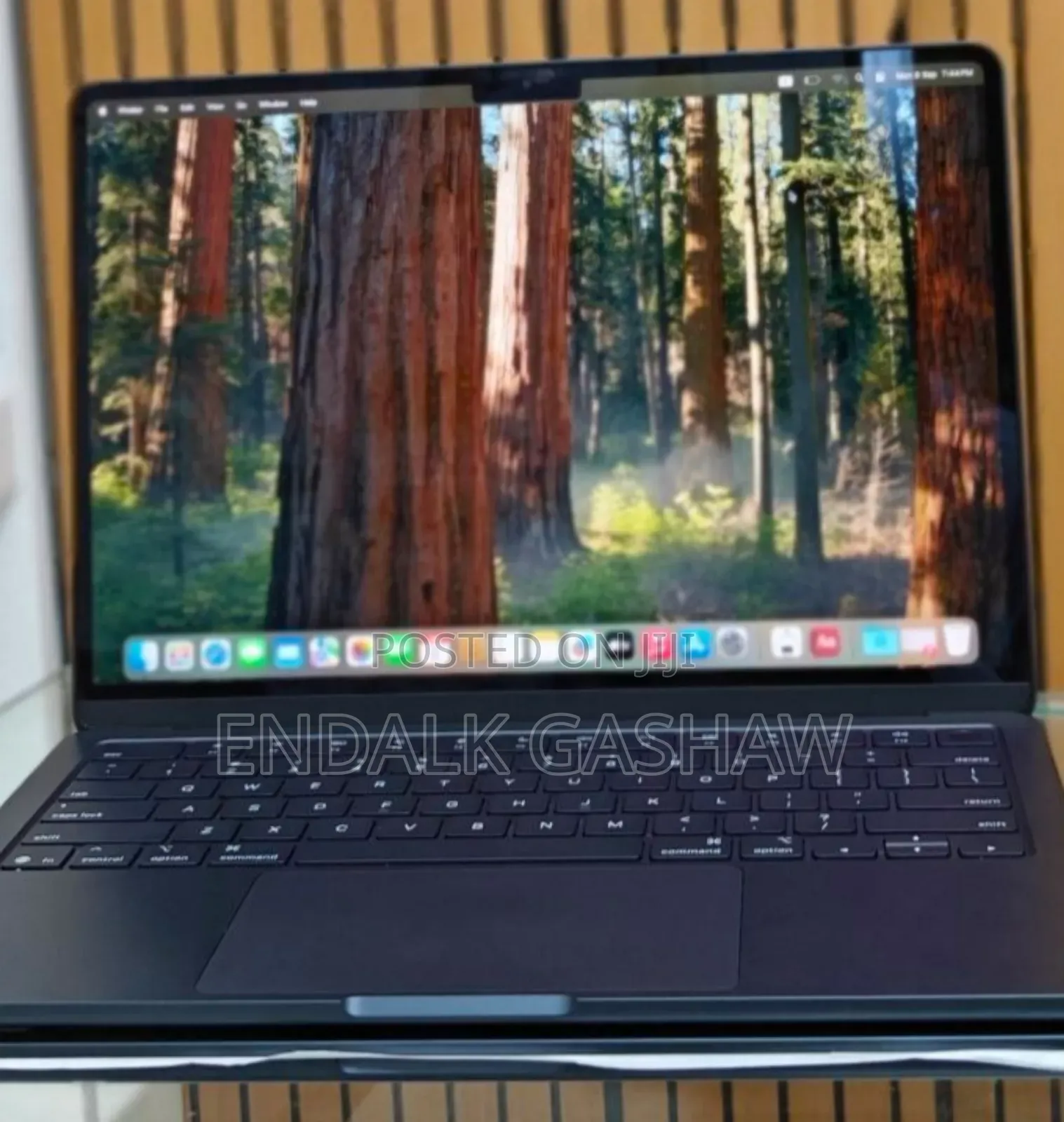 New Laptop Apple MacBook Air 2024 M3 13-Inch 8GB Apple M3 SSD 256GB